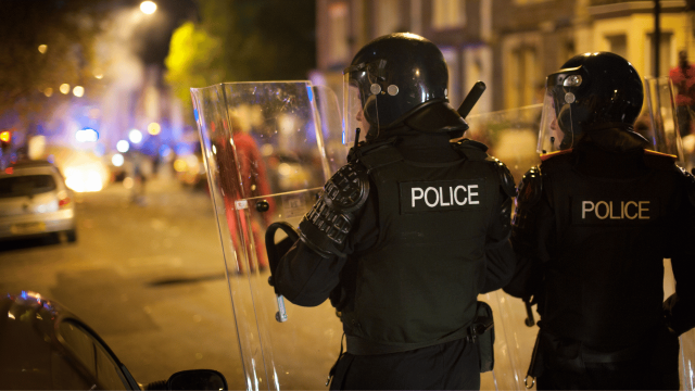 Belgique Coupe de Belgique des hooligans brugeois commettent une ratonnade dans les quartiers de Molenbeek et de Jette