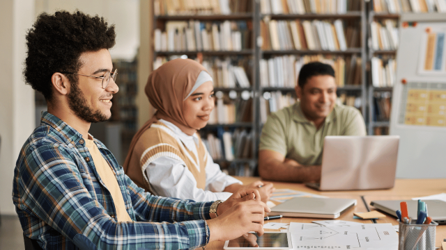 Belgique Haute école de Bruxelles interdire le port du foulard aux étudiantes est discriminatoire, rappelle la Cour constitutionnelle belge